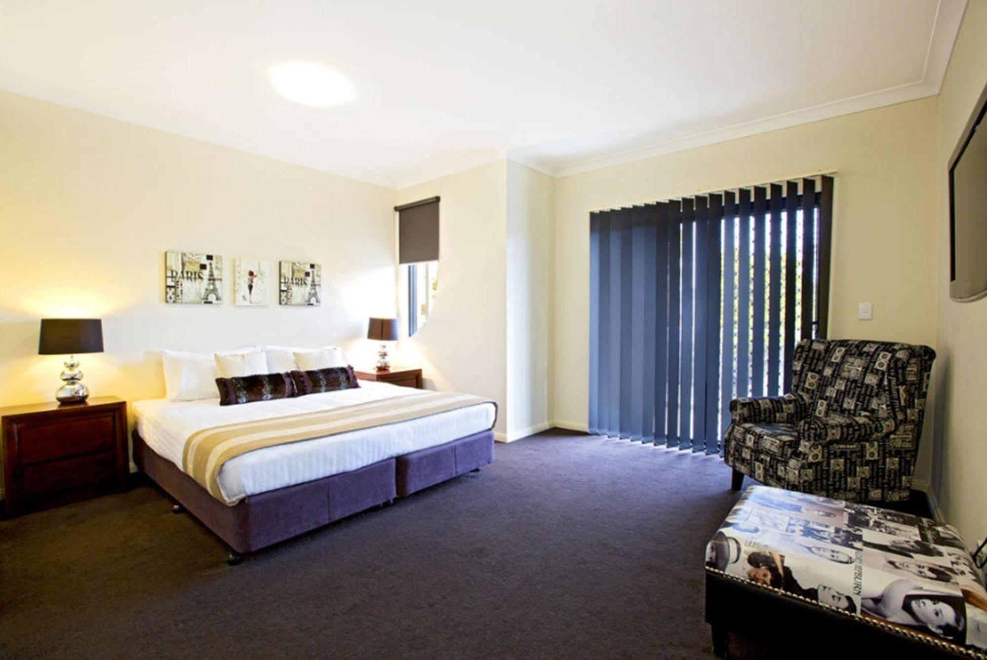 Astina Serviced Apartments - Central Пенрит Екстериор снимка