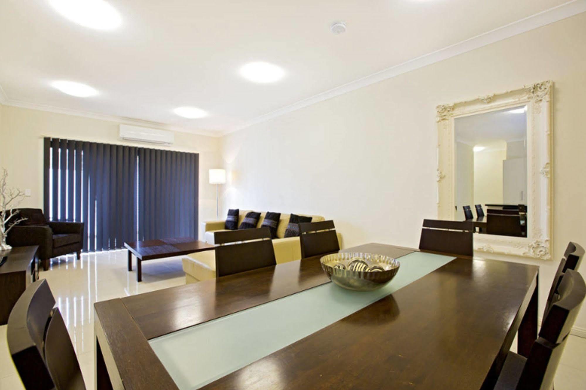 Astina Serviced Apartments - Central Пенрит Екстериор снимка