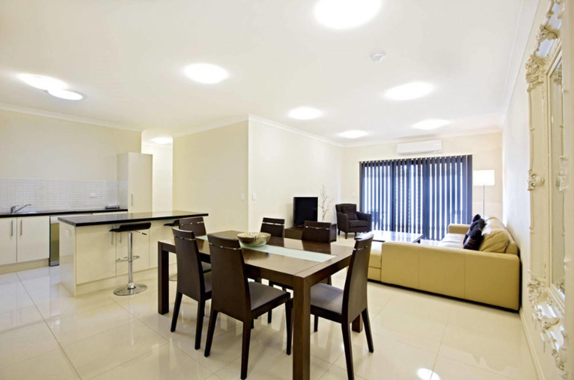 Astina Serviced Apartments - Central Пенрит Екстериор снимка