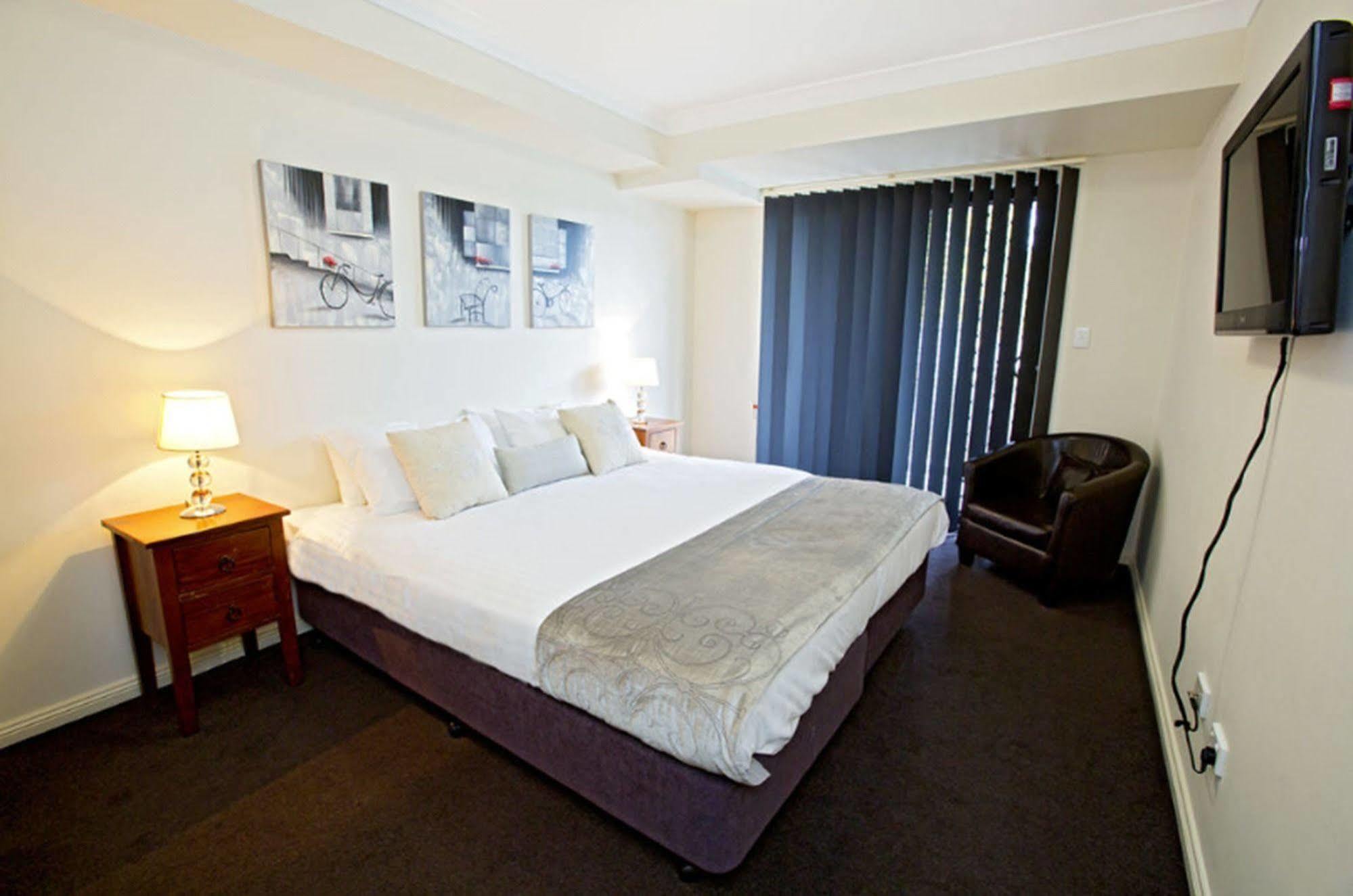 Astina Serviced Apartments - Central Пенрит Екстериор снимка
